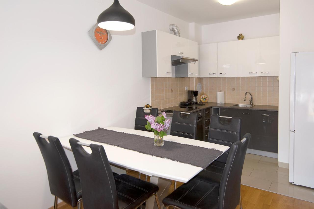 Lungo Mare Apartment With Terrace بولا المظهر الخارجي الصورة